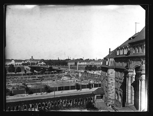 Blick auf die Baustelle der AOK an der Liselotte-Schule vorbei, 1927 (Quelle: Marchivum)