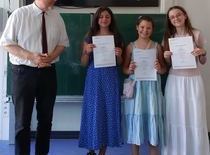 Im Team der 6b traten an:  Paula Nachtigller, Ida Rinderknecht, Diana Romanzini. 