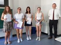 Im Team der 9b traten an: Ilayda Gl, Yuki Hozoi, Jacky Lettau, Francesca Romanzini.